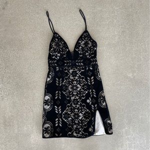 ✨NWT✨ - SAYLOR X FREE PEOPLE - BLACK Velvet Lace cutout
